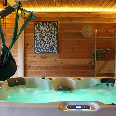 Pour 4 Personnes Jacuzzi Illimite Adapte Pmr 公寓 *